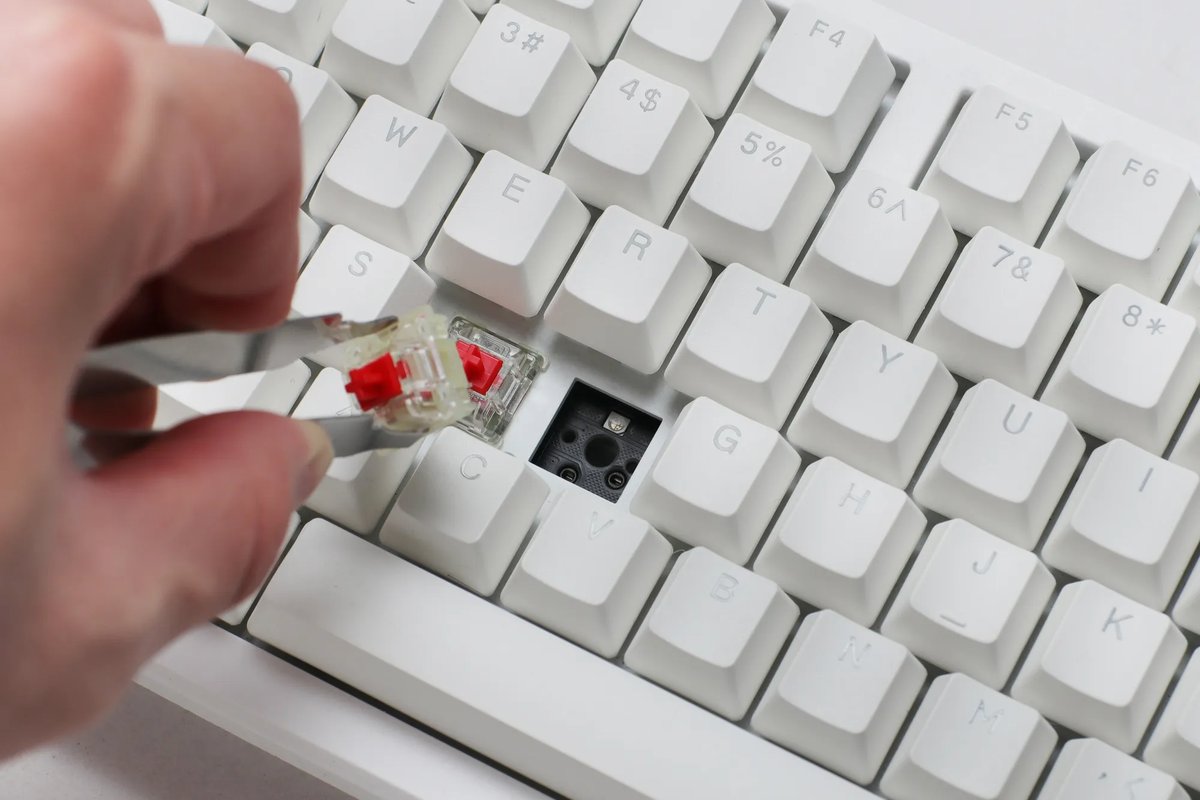 Ducky Keyboard Zero 6108 100% Mechanical Wireless Keyboard, RGB | Buy Online in South Africa